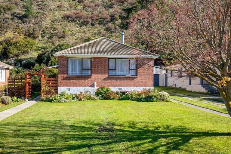 Photo of property in 19 Smith Street, Roxburgh, 9500