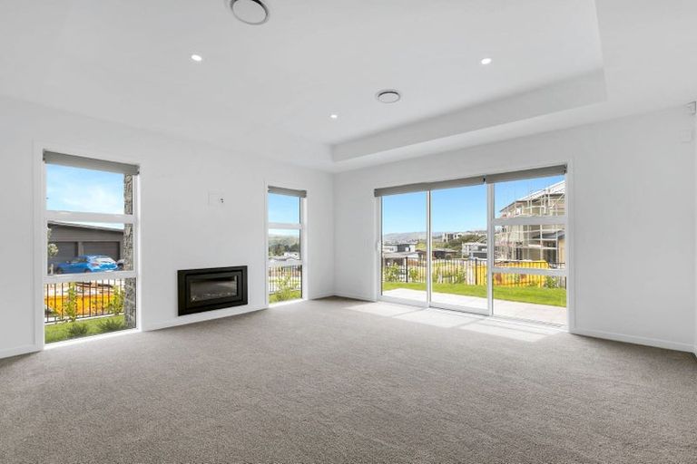 Photo of property in 43 Ken Douglas Drive, Aotea, Porirua, 5024