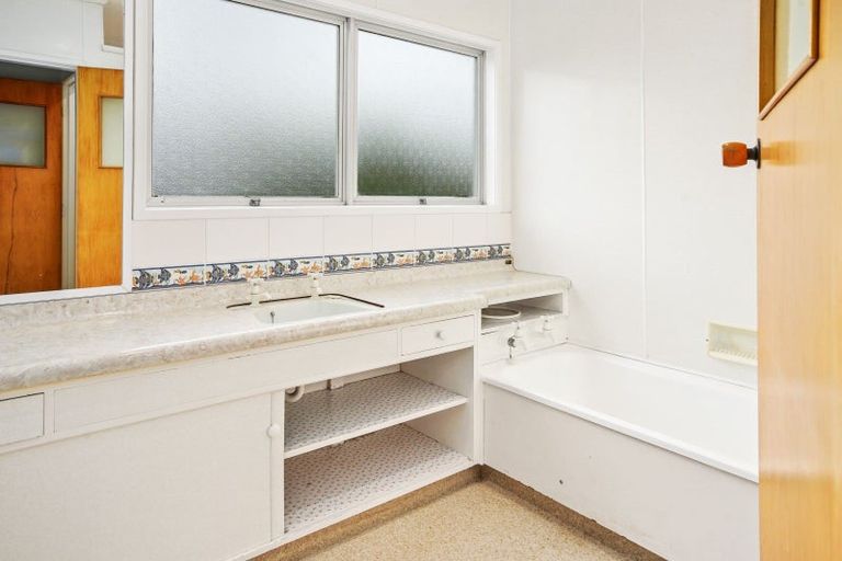 Photo of property in 73 Point Road, Monaco, Nelson, 7011