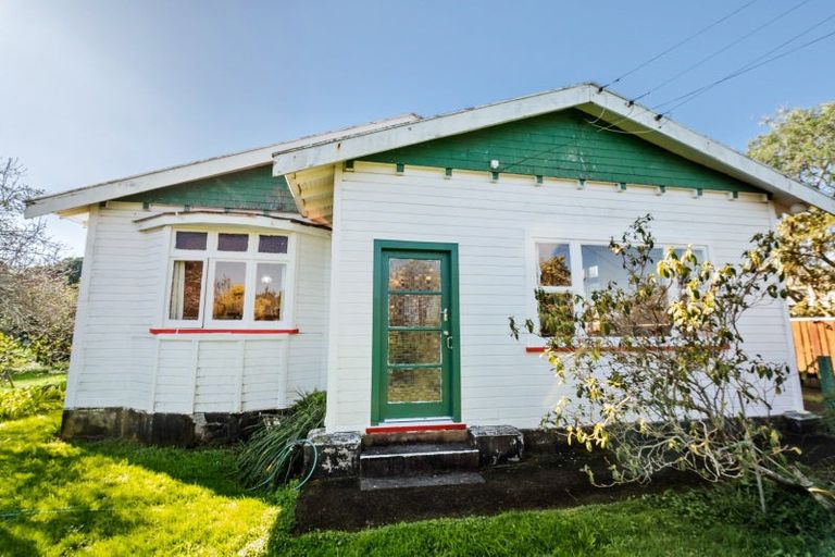 Photo of property in 24 Seymour Street, Waitara, 4320