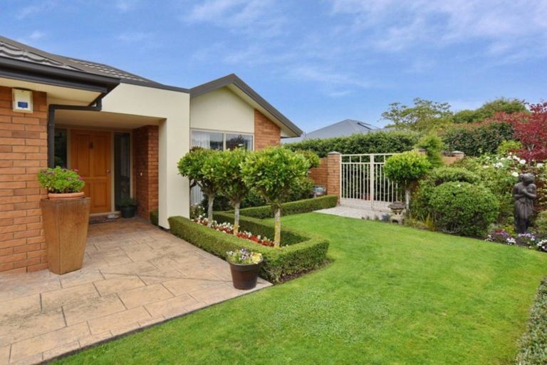 Photo of property in 21 Providence Place, Redwood, Christchurch, 8051
