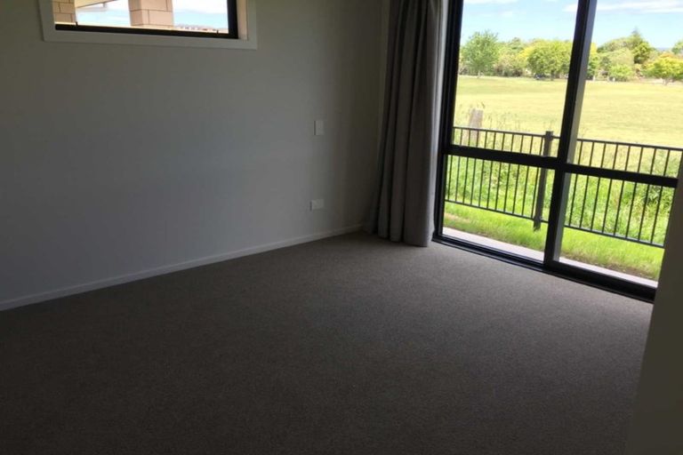 Photo of property in 24 Richardson Road, Omokoroa, 3114