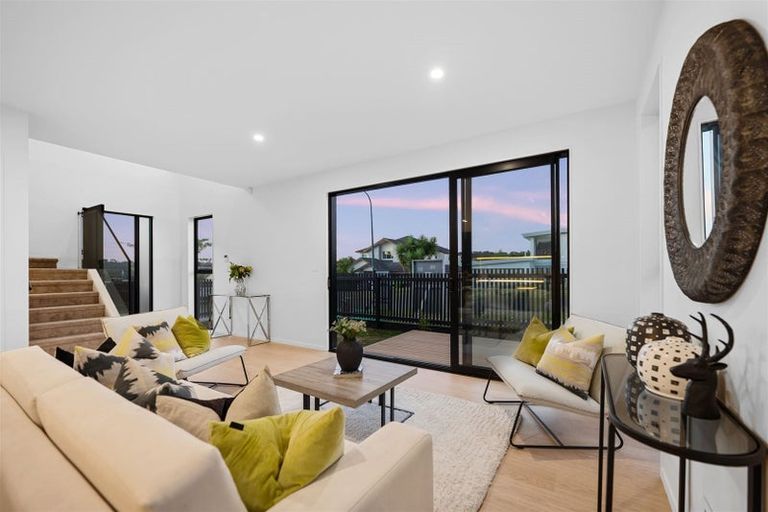 Photo of property in 7/5 Lemon Grove Lane, Greenhithe, Auckland, 0632