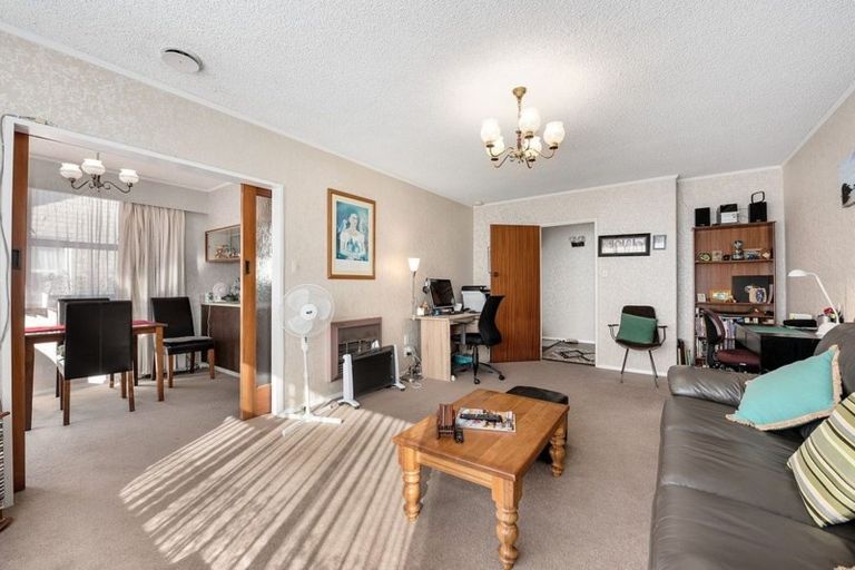 Photo of property in 2/166 Waterloo Road, Hutt Central, Lower Hutt, 5010