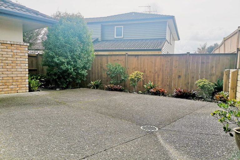Photo of property in 12 Pennygale Close, Flat Bush, Auckland, 2016