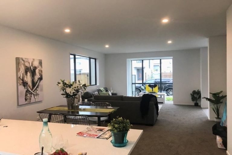 Photo of property in 14 Hakaro Way, Takanini, 2112