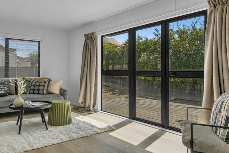 Photo of property in 2/40 Rosella Road, Mangere East, Auckland, 2024