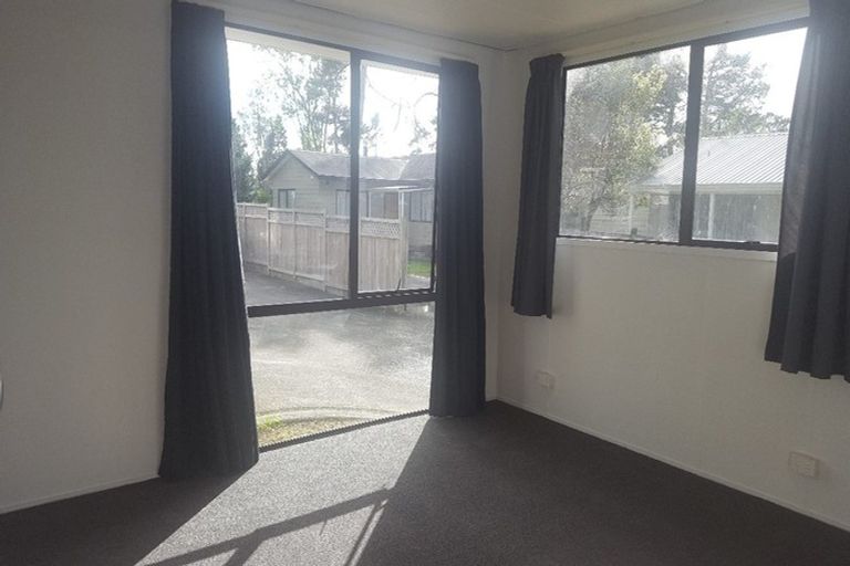 Photo of property in 1/141 Carnoustie Drive, Wattle Downs, Auckland, 2103