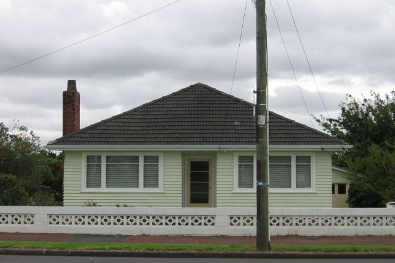 Photo of property in 52 Donovan Street, Blockhouse Bay, Auckland, 0600