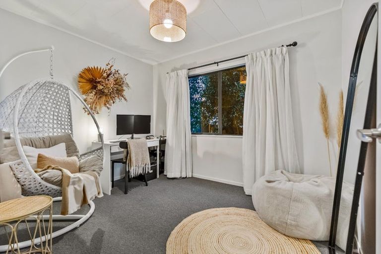 Photo of property in 1/6 Daytona Road, Henderson, Auckland, 0610