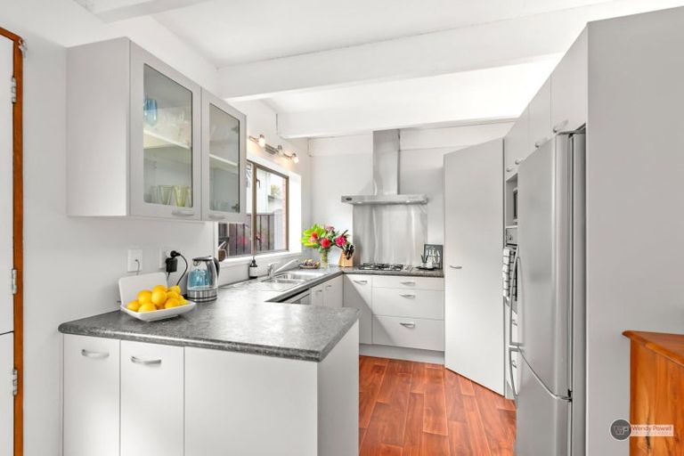 Photo of property in 9 Colin Grove, Hutt Central, Lower Hutt, 5010