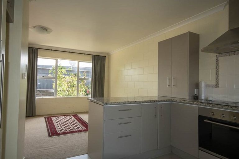 Photo of property in 2/138 Rangatira Road, Beach Haven, Auckland, 0626