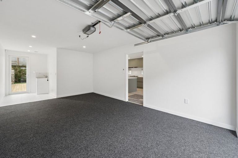 Photo of property in 1/5 Tawa Terrace, Tawa, Wellington, 5028