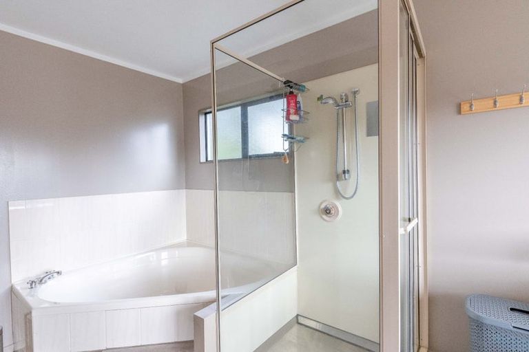 Photo of property in 2/18 Sailmaker Close, Whitby, Porirua, 5024