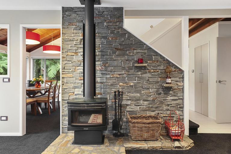 Photo of property in 50 Turanga Road, Henderson Valley, Auckland, 0612