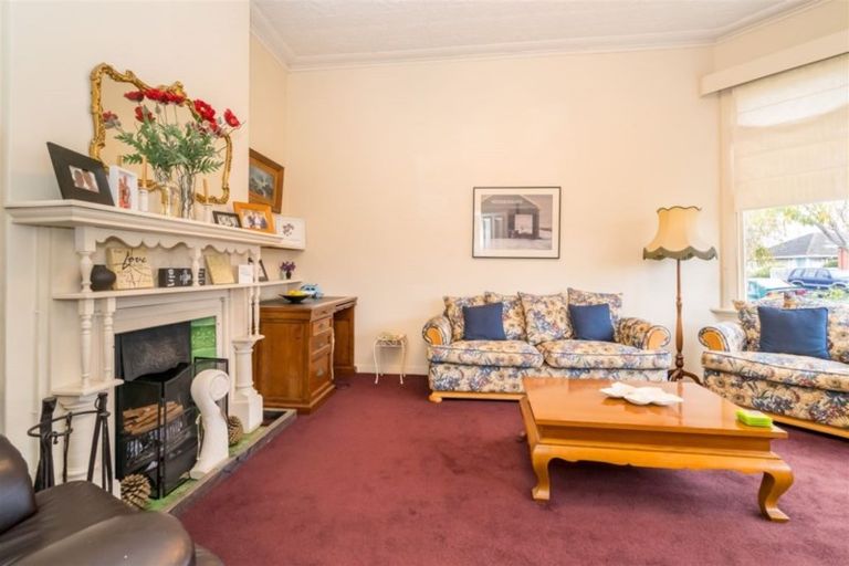 Photo of property in 121 Macandrew Road, South Dunedin, Dunedin, 9012