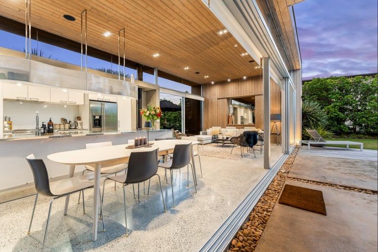 Photo of property in 64 Taumata Road, Omaha, 0986