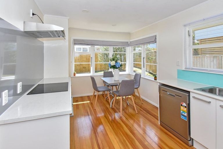 Photo of property in 16 Buller Crescent, Manurewa, Auckland, 2102