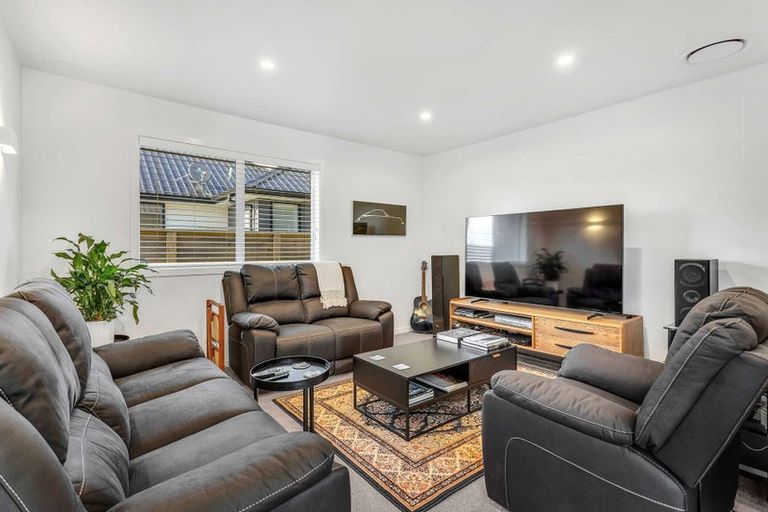 Photo of property in 30 Ngaroma Crescent, Whitianga, 3510