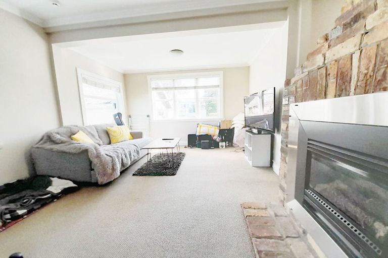 Photo of property in 4 Woodglen Road, Glen Eden, Auckland, 0602