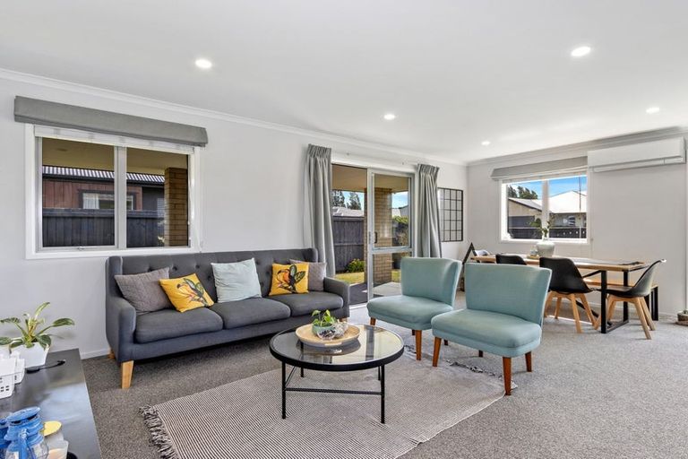 Photo of property in 33 Bradwell Crescent, Halswell, Christchurch, 8025