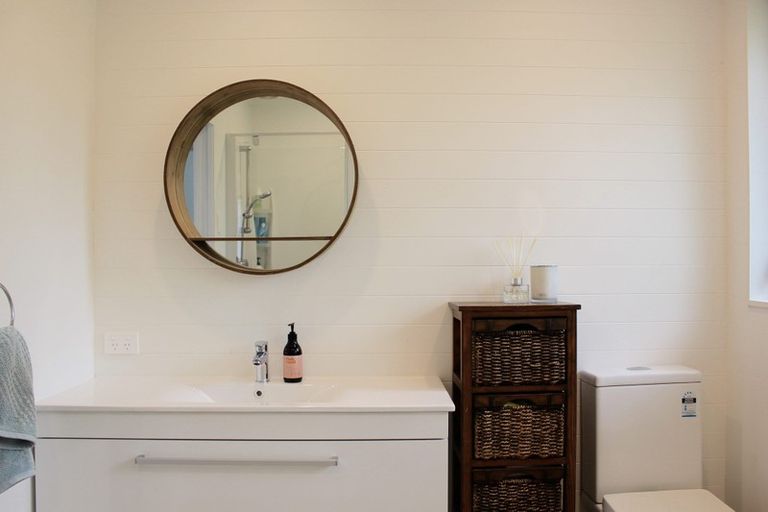 Photo of property in 99c Captain Scott Road, Glen Eden, Auckland, 0602