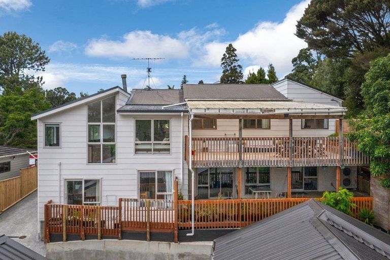 Photo of property in 5 Saddleback Rise, Murrays Bay, Auckland, 0630