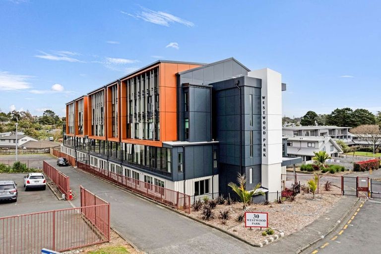 Photo of property in 10d/30 Westward Ho, Glen Eden, Auckland, 0602