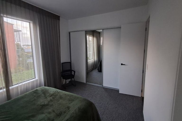 Photo of property in 4/85 Bomb Point Drive, Hobsonville, Auckland, 0616