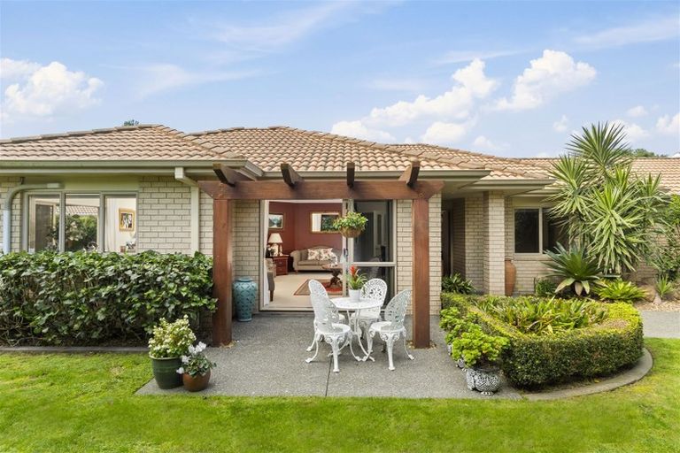 Photo of property in 15 Saint Heliers Place, Papamoa Beach, Papamoa, 3118