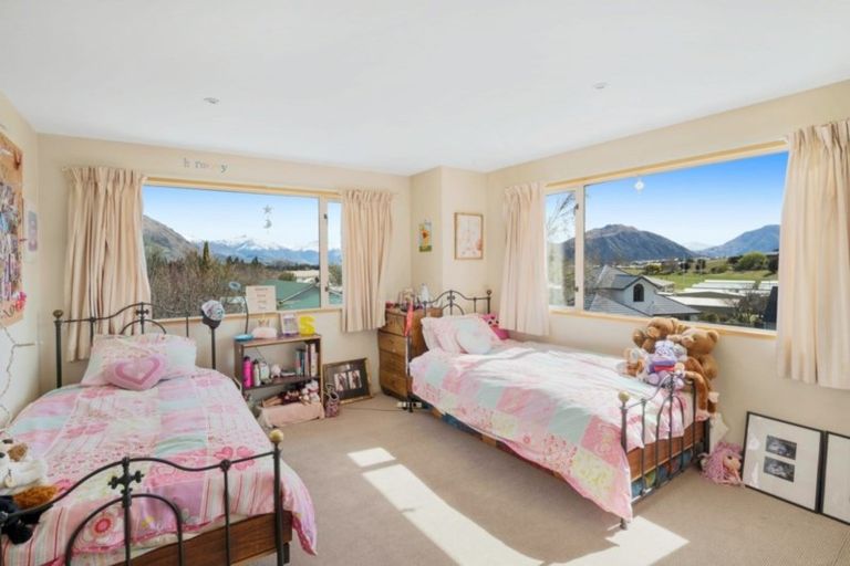 Photo of property in 11 Scaife Place, Wanaka, 9305