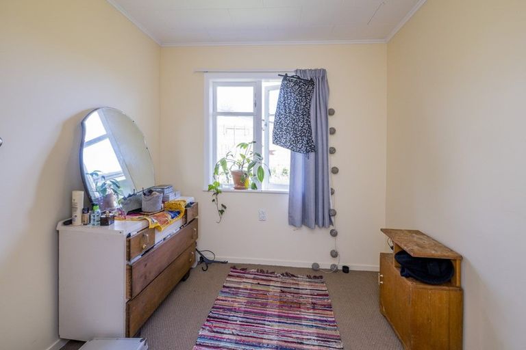 Photo of property in 4 Colenso Place, Otaki Beach, Otaki, 5512