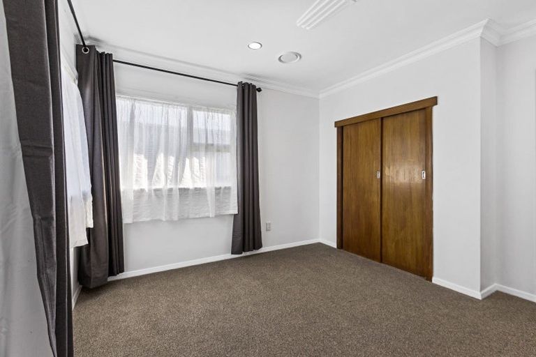 Photo of property in 84 Glover Road, Hawera, 4610