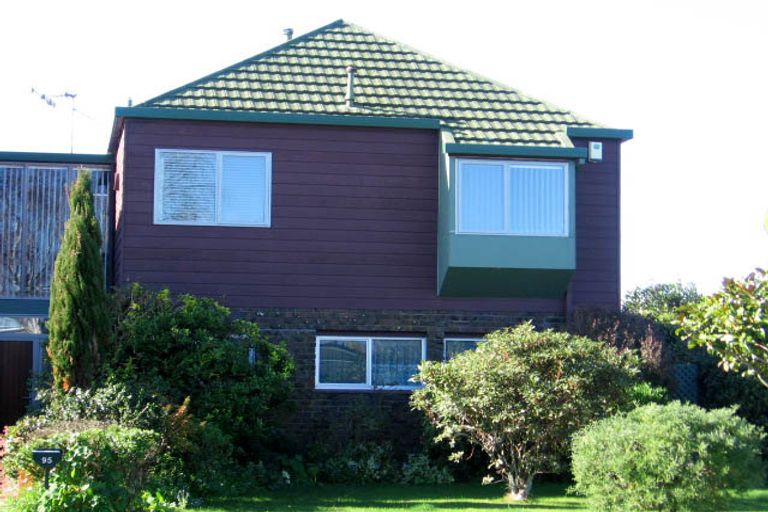Photo of property in 95 Wikiriwhi Crescent, Awapuni, Palmerston North, 4412