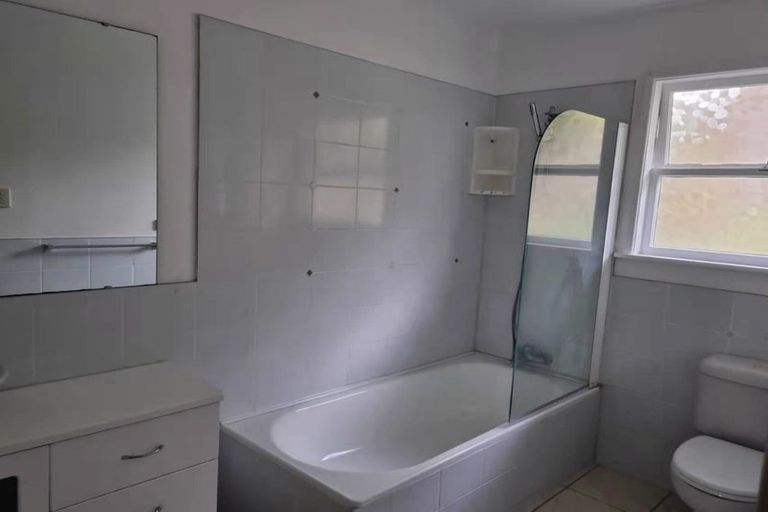 Photo of property in 13 View Road, Glenfield, Auckland, 0627