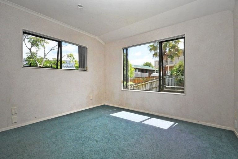 Photo of property in 9 Breenagh Place, Massey, Auckland, 0614