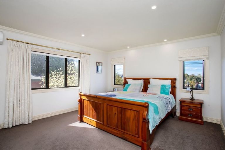 Photo of property in 39 Garreg Road, Fendalton, Christchurch, 8052