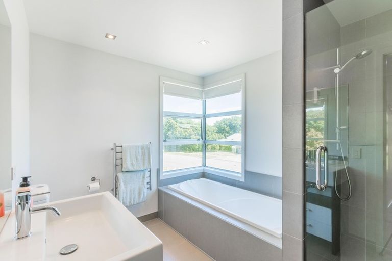 Photo of property in 134 Renown Road, Raumati South, Paraparaumu, 5032