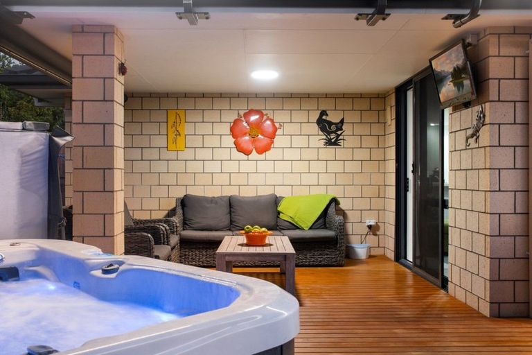 Photo of property in 5 Rexford Heights, Pyes Pa, Tauranga, 3112