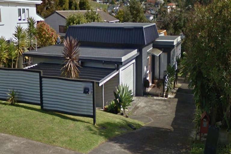 Photo of property in 1/612 Beach Road, Browns Bay, Auckland, 0630