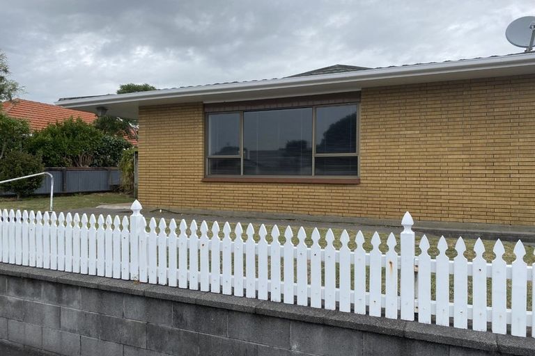 Photo of property in 1/6 Holsworthy Road, Lower Vogeltown, New Plymouth, 4310