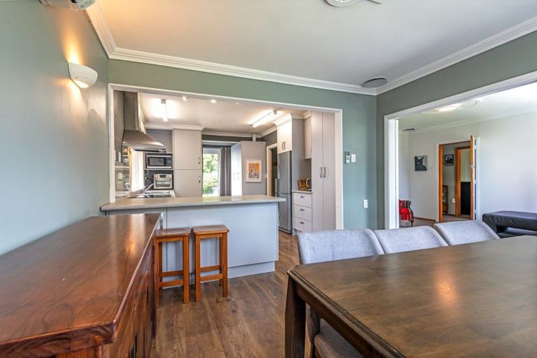 Photo of property in 8 Winston Avenue, Hokowhitu, Palmerston North, 4410