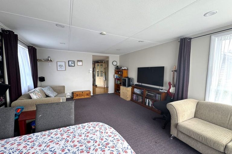 Photo of property in 7 Kupe Place, Highbury, Palmerston North, 4412