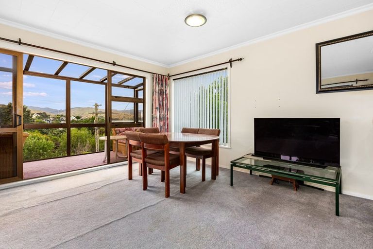 Photo of property in 31 Bayview Road, Paremata, Porirua, 5024