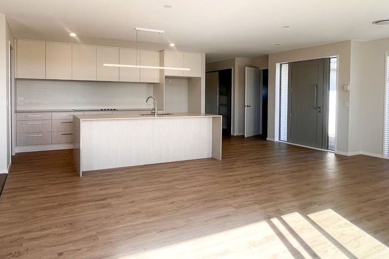 Photo of property in 29 Selfe Crescent, Burwood, Christchurch, 8083