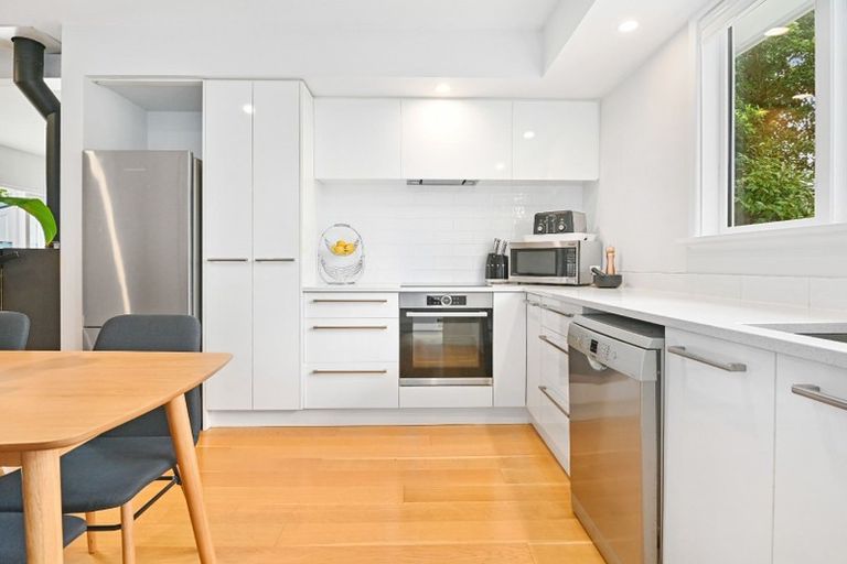 Photo of property in 98 Hamilton Avenue, Ilam, Christchurch, 8041