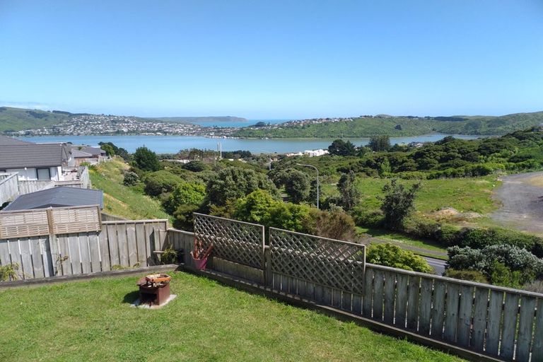 Photo of property in 1 Greenstone Place, Aotea, Porirua, 5024