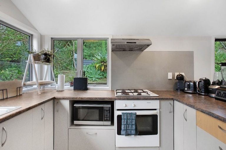 Photo of property in 2/11 Limmer Place, Browns Bay, Auckland, 0632