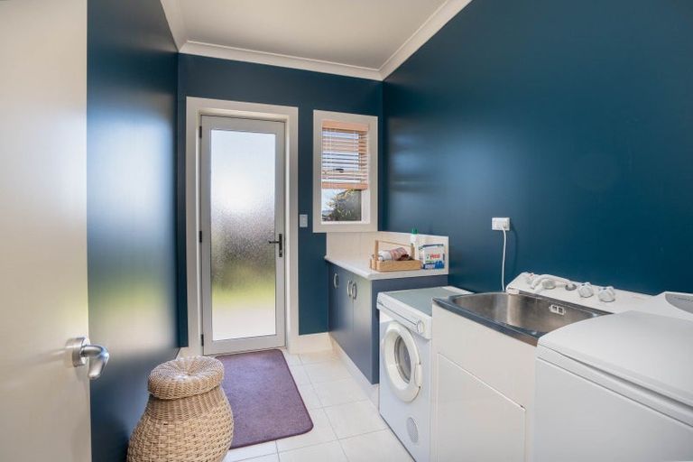 Photo of property in 90 Harvey Street, Waipahihi, Taupo, 3330