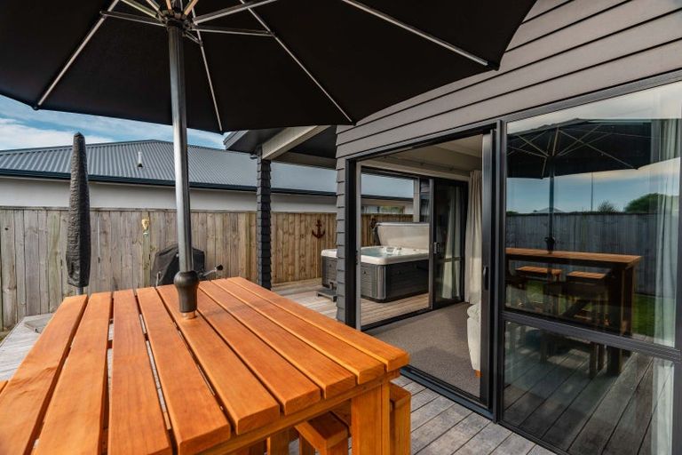 Photo of property in 130 Coast Boulevard, Papamoa Beach, Papamoa, 3118